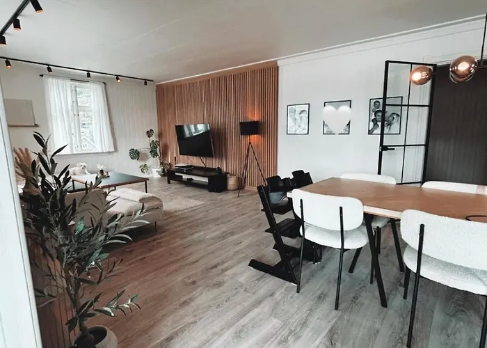 Toppleilighet I Sentrum Av Oystese
